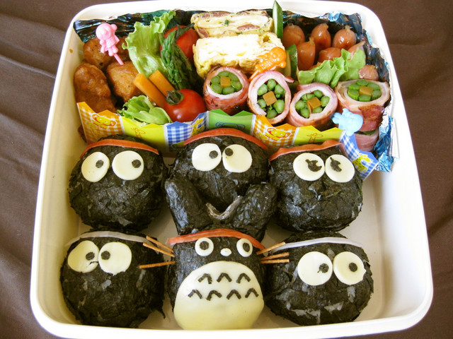トトロ まっくろくろすけ 運動会の弁当 レシピ 作り方 By らいなrayna クックパッド 簡単おいしいみんなのレシピが356万品 トトロ まっくろくろすけ 運動会の弁当 レシピ 作り方 By らいなrayna クックパッド 簡単おいしいみんなのレシピが356万品