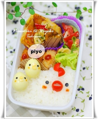 簡単！にわとりとヒヨコのお弁当キャラ弁の写真