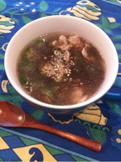 もずくとオクラの中華風スープ(豚肉入り)の写真