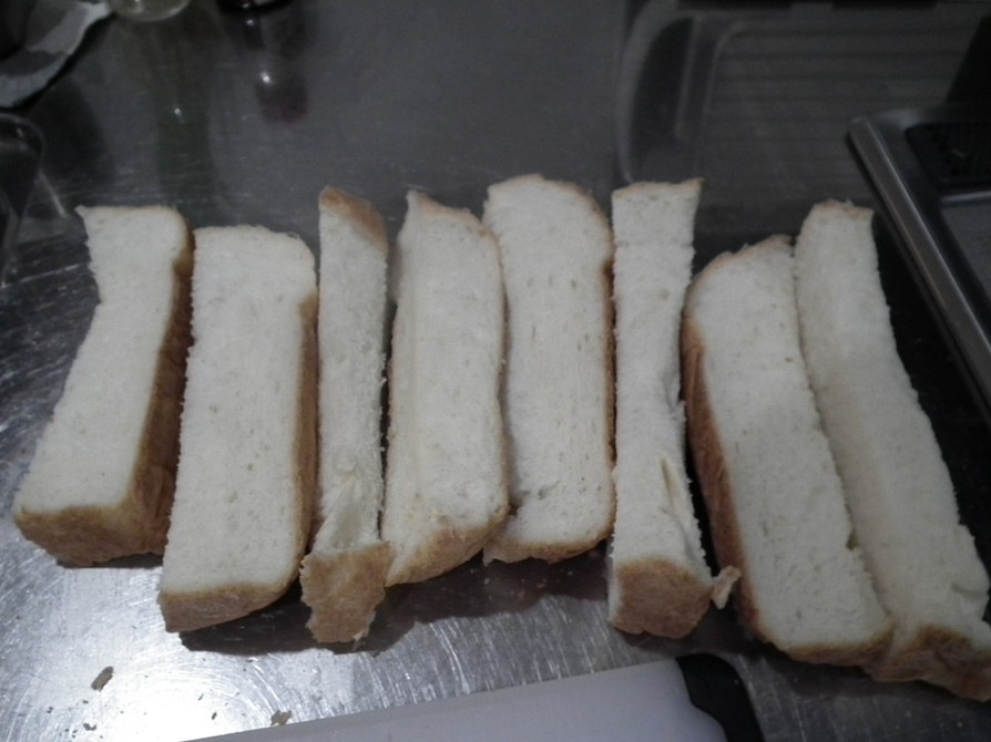 出来立て食パンを８枚切りにする方法の画像