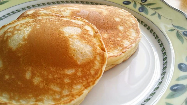 朝食にも便利 小麦粉で簡単ホットケーキ レシピ 作り方 By シチューだいすき クックパッド