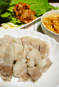 野菜たっぷり！簡単韓国料理茹で豚ポッサム
