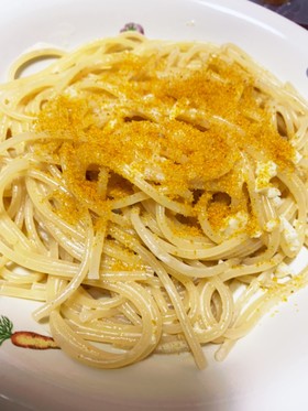 ボッタルガ(カラスミ)のクリームパスタ