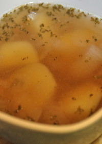 オレガノ風味のポテトスープ