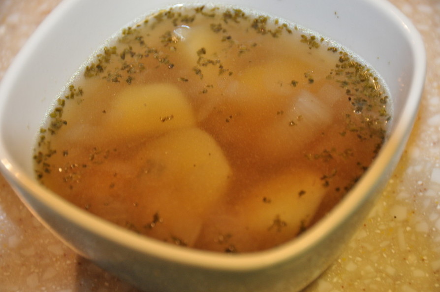 オレガノ風味のポテトスープの画像