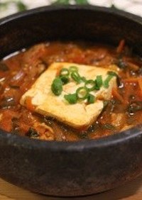 韓国の味を簡単に！豚肉とお豆腐のチゲ　