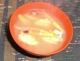 真竹とがんもどきの味噌汁の画像