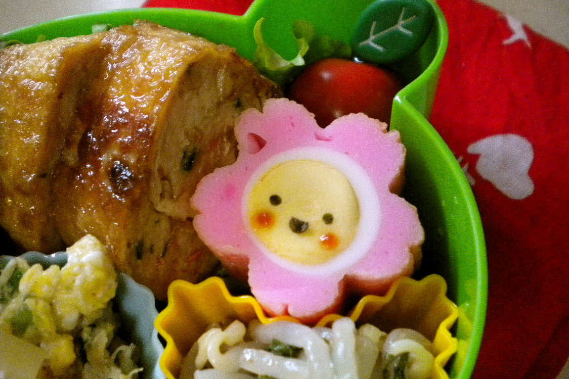 キャラおかず 花型かまぼこで レシピ 作り方 By ゆのたママ クックパッド 簡単おいしいみんなのレシピが379万品