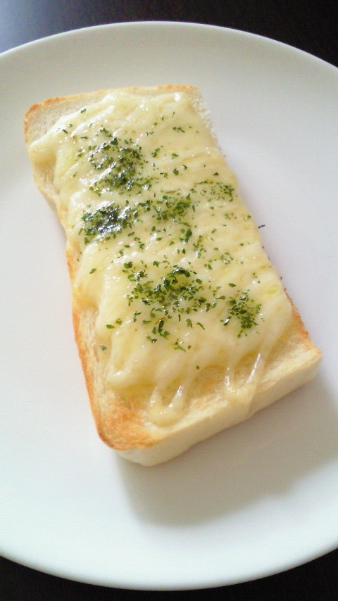 ＊チーズとマヨだけで美味しいトースト＊の画像