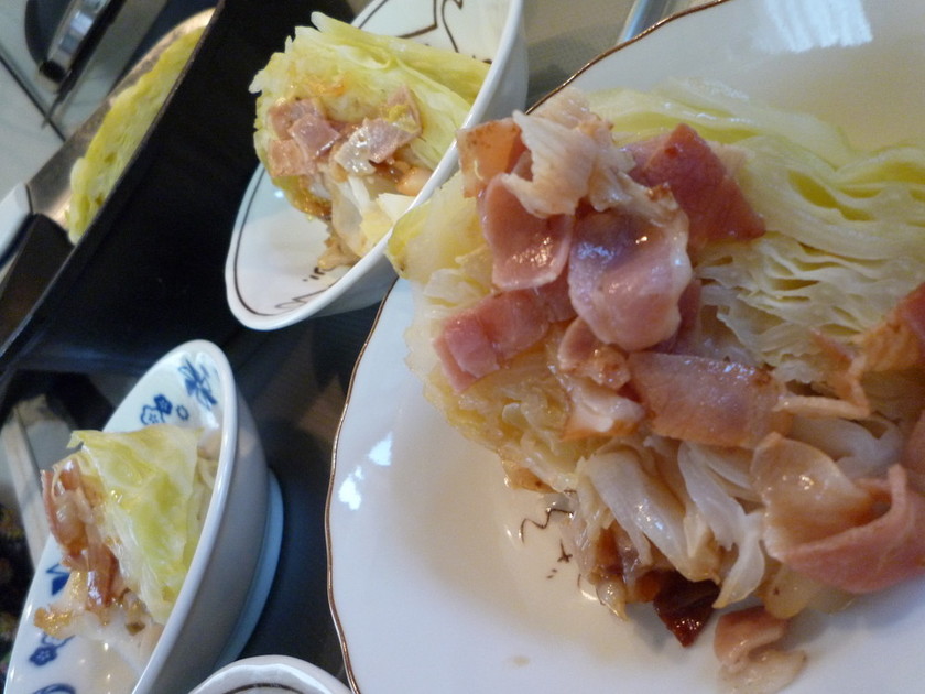 ☆ダッチオーブン☆キャベツの丸ごと煮 by toratamada 【クックパッド】 簡単おいしいみんなのレシピが351万品