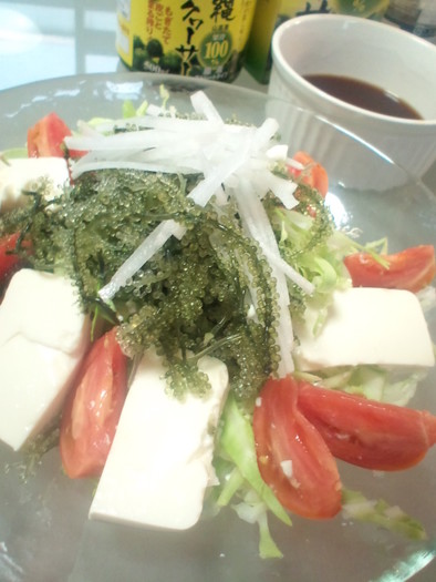 沖縄名物☆海ぶどうのサラダの写真