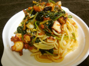 たことほうれん草のトマトパスタの写真