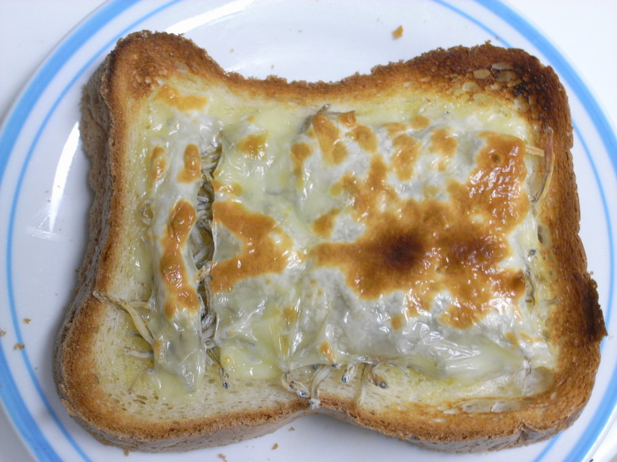 じゃことチーズのカリカリトーストの画像