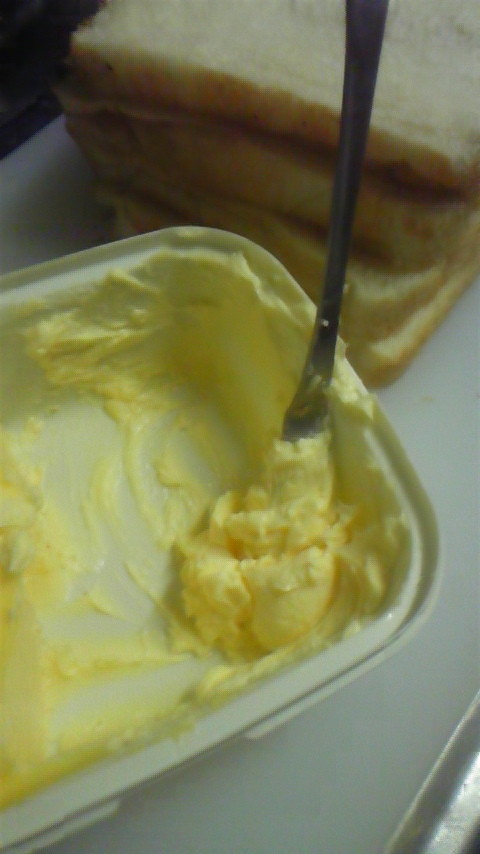 サンドウィッチのバターの塗り方の画像