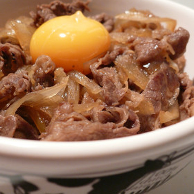関西風すき焼き味の牛丼 玉ネギたっぷり レシピ 作り方 By Gomacookie クックパッド 簡単おいしいみんなのレシピが355万品