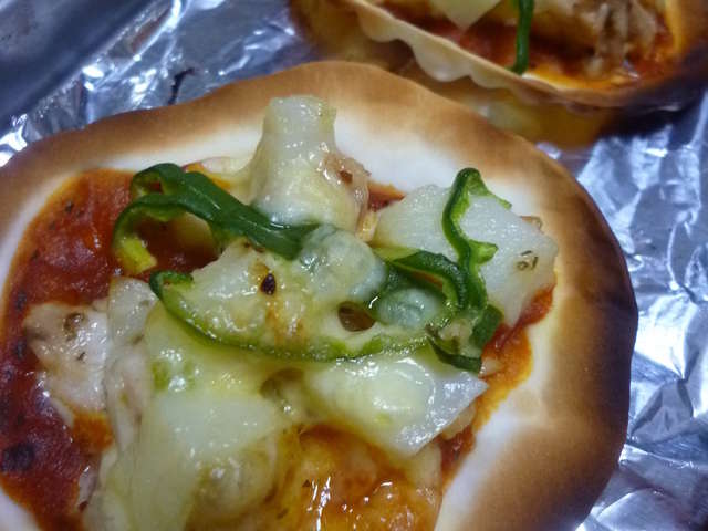 簡単おつまみおかず 皆大好き餃子皮ピザ レシピ 作り方 By はるこっちかあちゃん クックパッド