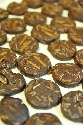 冷やして切るだけ♪簡単チョコクッキー