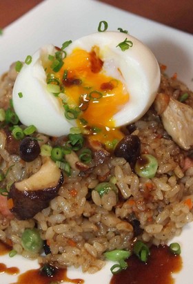 きのこのソースチャーハン♪トロトロ卵のせ