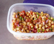 持ち寄りに＊ひよこ豆とトマトの簡単サラダの写真