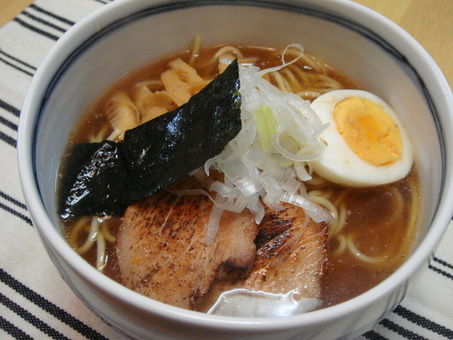 鶏ガラで作るラーメンスープ レシピ 作り方 By Johnnyk クックパッド 簡単おいしいみんなのレシピが359万品