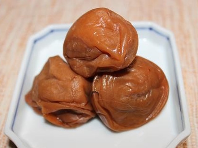 梅干の作り方 塩分10 のハチミツ漬 レシピ 作り方 By Baba709 クックパッド