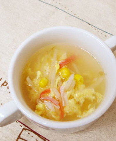 もやし＆コーン＆カニカマで☆中華スープの写真
