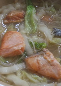 白菜と鮭のピリ辛鍋