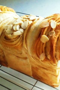 自家製キャラメルシートで✾折り込み食パン