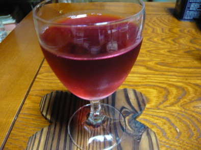 暑いときにおすすめの赤紫蘇ジュースの写真