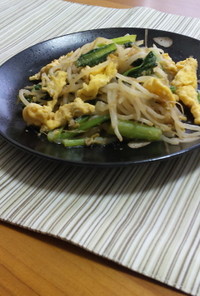 小松菜ともやしと卵の胡麻味噌炒め