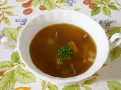 ポルチーニ茸香るコンソメスープの写真
