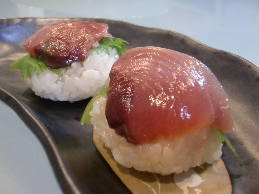 新生姜でさっぱり・鰹で栄養満点！手鞠寿司の画像