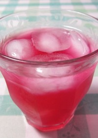 蜂蜜とレモンで作る赤紫蘇ジュース
