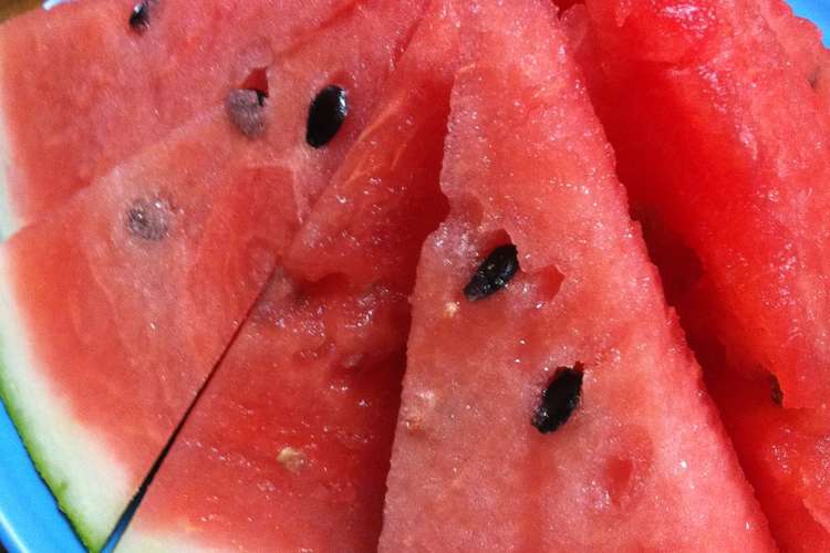 どこでも真ん中 スイカの切り方はコレ レシピ 作り方 By パルメン クックパッド 簡単おいしいみんなのレシピが372万品