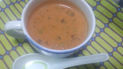 トマトジュースで作るポタージュ風スープの写真