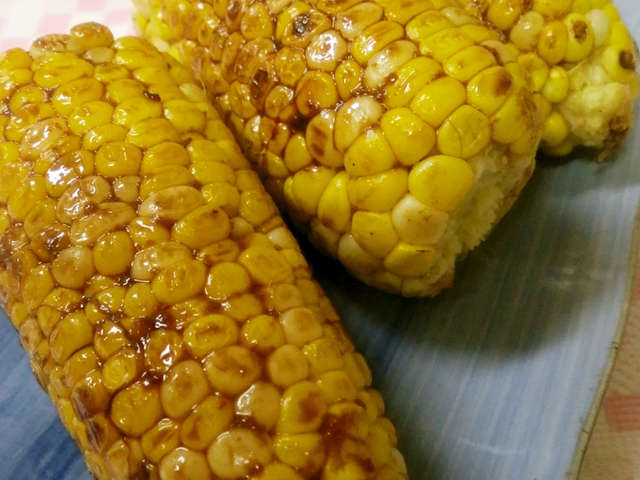 焼肉のタレで 焼きトウモロコシ By ぱりぱりいちご クックパッド