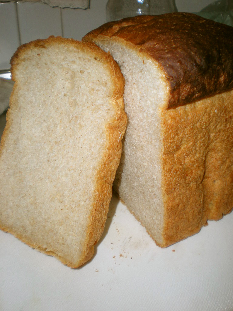 中力粉でふわふわライ麦食パン（HB使用）の画像