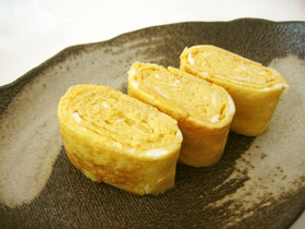 簡単 めんつゆ でできるおいしい卵焼きの作り方