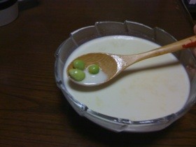 枝豆のさやでスープ!