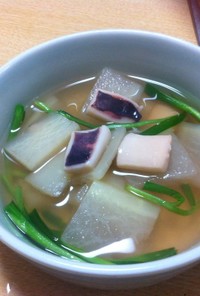 韓国のイカと大根のスープ