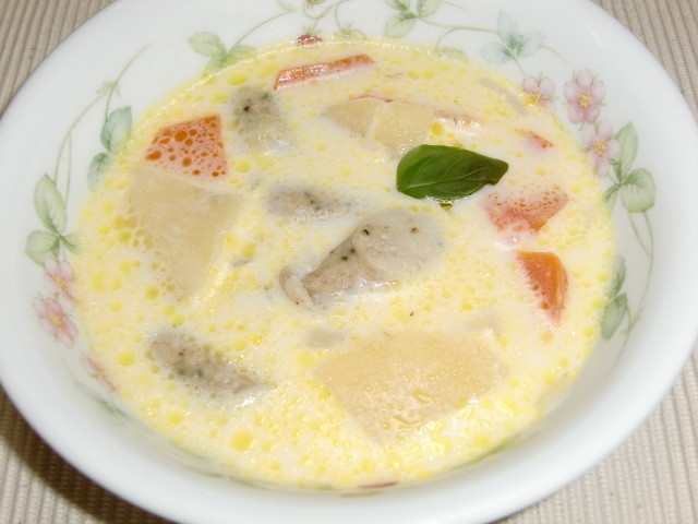 ハーブ味シーセージと野菜のミルクスープの画像