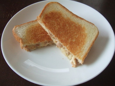 ３ちゃんのツナメルト・ホットサンドイッチの写真