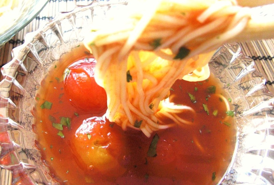 トマト麺の画像