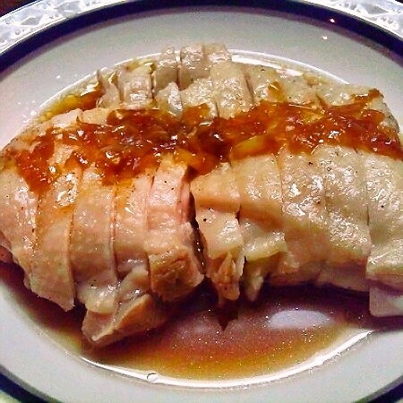 ２種のソースをお好みで！中華店風の蒸し鶏の画像