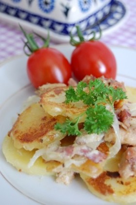 じゃがいもとオイルサーディンの重ね焼き