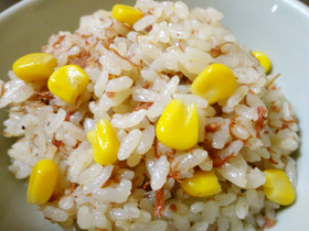 コンビーフで簡単洋風炊き込みご飯