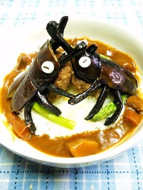 デコカレー☆虫の王様はどっち?
