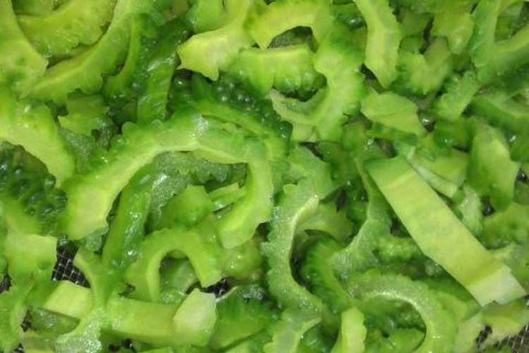 苦くないしゃきしゃきゴーヤの下処理 レシピ 作り方 By はなはなみなみ クックパッド 簡単おいしいみんなのレシピが355万品