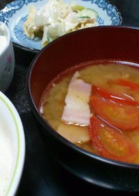 夏にぴったり★トマトの味噌スープ