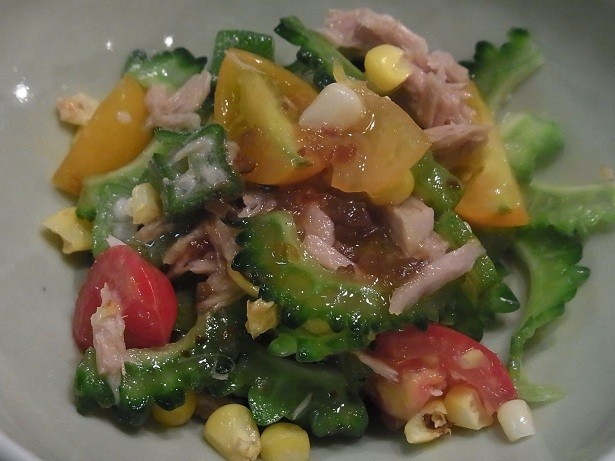 夏野菜(ゴーヤ・オクラ・トマト）のサラダの画像